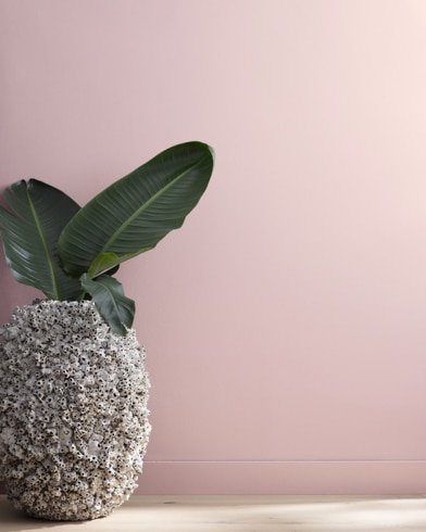 Painted wall with Victoriana 1263