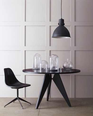 Painted wall with Violet Pearl 1451