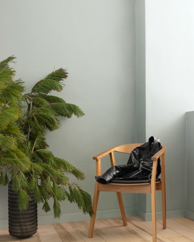 Painted wall with Sleigh Bells 1480