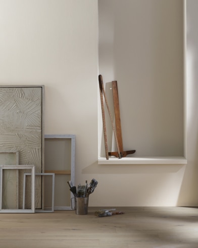 Painted walls with Himalayan Trek 1542