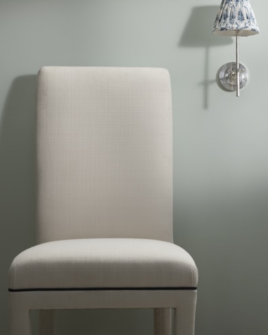 Painted wall with Opal Essence 680