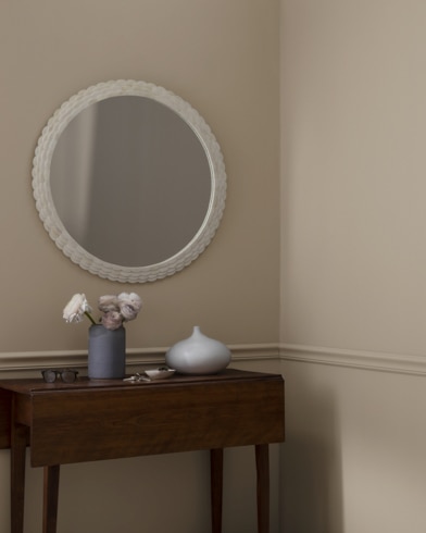 Painted walls with Indian River 985