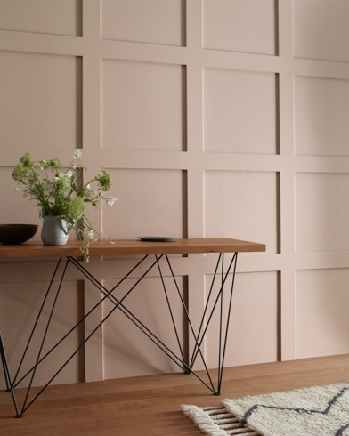 Painted wall with Knitting Basket CSP-405