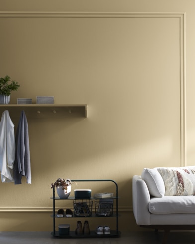 Painted walls with Quincy Tan HC-25