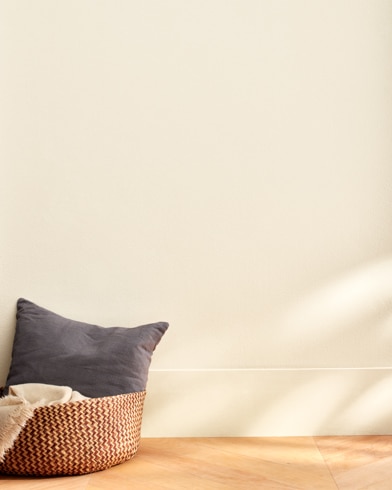 Painted wall with Navajo White OC-95